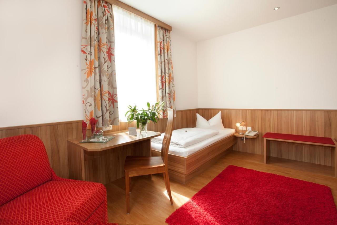 Hotel Drei Loewen Dachau Værelse billede